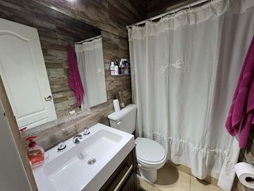 Venta casa 5 dorm Santa Genoveva c/ quincho y pileta