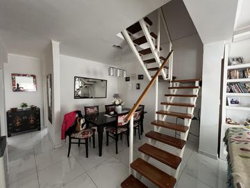 Venta casa 5 dorm Santa Genoveva c/ quincho y pileta