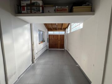 Venta casa 5 dorm Santa Genoveva c/ quincho y pileta