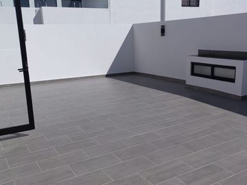 Se Vende Casa en Bio Grand Juriquilla, 3 Niveles, Roof Garden, de Lujo !!