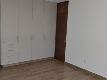 Se Vende Casa en Bio Grand Juriquilla, 3 Niveles, Roof Garden, de Lujo !!