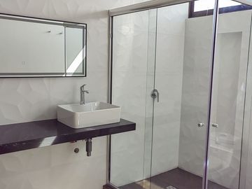 Se Vende Casa en Bio Grand Juriquilla, 3 Niveles, Roof Garden, de Lujo !!