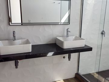 Se Vende Casa en Bio Grand Juriquilla, 3 Niveles, Roof Garden, de Lujo !!