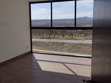 Se Vende Casa en Bio Grand Juriquilla, 3 Niveles, Roof Garden, de Lujo !!