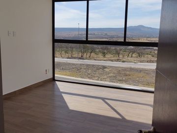Se Vende Casa en Bio Grand Juriquilla, 3 Niveles, Roof Garden, de Lujo !!