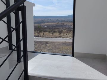 Se Vende Casa en Bio Grand Juriquilla, 3 Niveles, Roof Garden, de Lujo !!