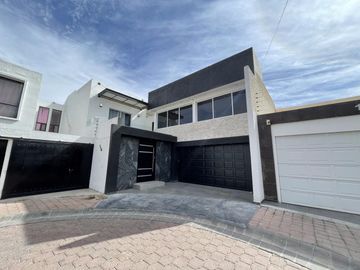 Casa de Lujo en Venta en Cerrada San Miguel, Aguascalientes