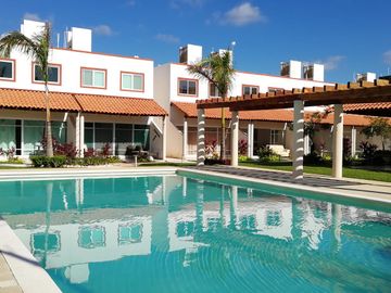 Casa en venta en Playa del Carmen con piscina 3 habitaciones