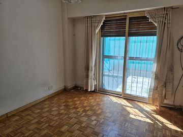 VENTA DEPTO 3 AMBIENTES CON DOS PATIOS Y BALCON