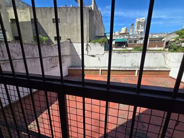 VENTA DEPTO 3 AMBIENTES CON DOS PATIOS Y BALCON