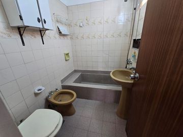 VENTA DEPTO 3 AMBIENTES CON DOS PATIOS Y BALCON