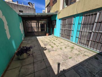 VENTA DEPTO 3 AMBIENTES CON DOS PATIOS Y BALCON