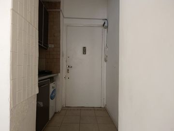 VENDEMOS MONOAMBIENTE AL FRENTE. PISO ALTO