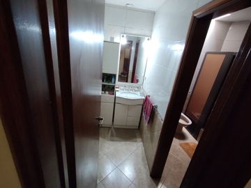 Venta casa 3 ambientes con cochera en Ezpeleta.