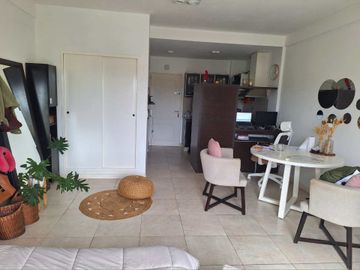 Venta Monoambiente con Cochera Ciudad jardín