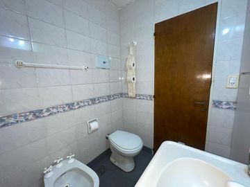 DEPTO. EN VENTA 3 AMBTES.C/DEPEND-75 M2.AVELLANEDA