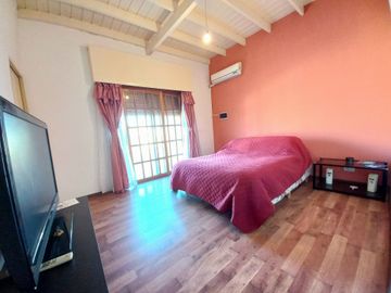Venta Casa 7 ambientes-Bosch-EQUIPADA-Apto credito