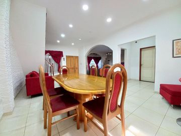 Venta Casa 7 ambientes-Bosch-EQUIPADA-Apto credito