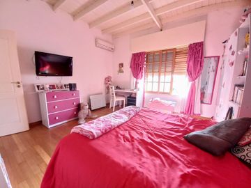Venta Casa 7 ambientes-Bosch-EQUIPADA-Apto credito