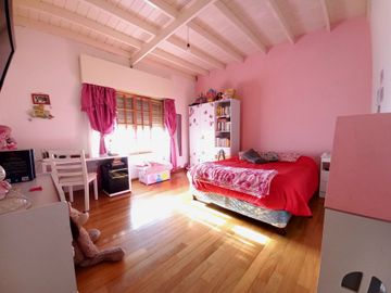 Venta Casa 7 ambientes-Bosch-EQUIPADA-Apto credito