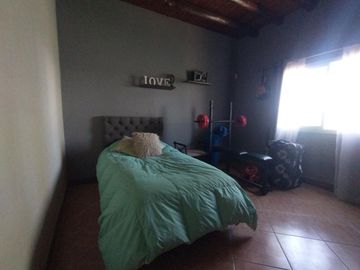 VENTA DE CASA CON  PILETA RODEO DEL MEDIO MAIPU