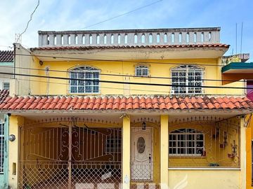 Casa en venta en Arboledas del Sumidero con habitación en Planta baja