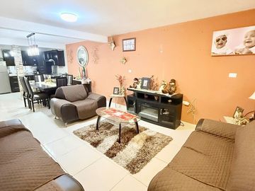 Casa en venta en Arboledas del Sumidero con habitación en Planta baja