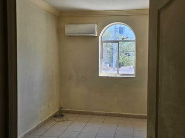 SE VENDE casa de dos pisos 3 recamaras en Quinta del Rey