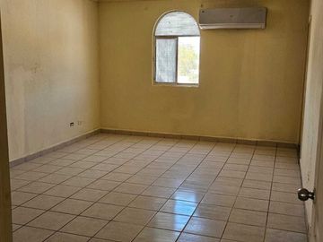 SE VENDE casa de dos pisos 3 recamaras en Quinta del Rey