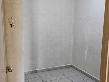 SE VENDE casa de dos pisos 3 recamaras en Quinta del Rey
