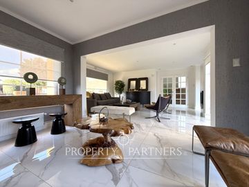 El Venado luminosa casa estilo Georgian