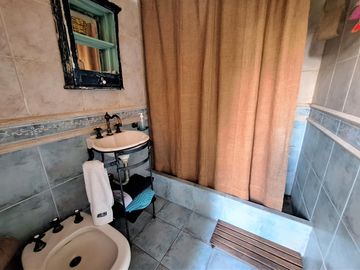 Casa en venta en Gonnet. Pileta