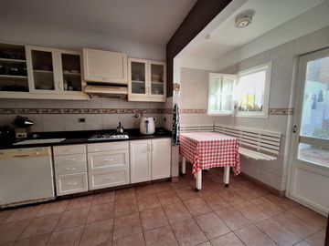 Casa en venta en Gonnet. Pileta
