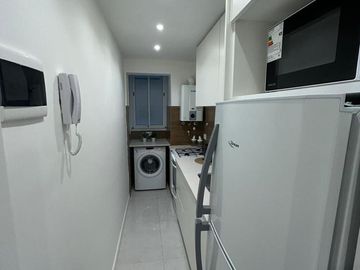Venta dos ambientes al frente con balcon, Centro Mar del Plata