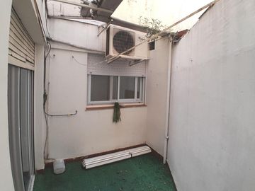 Departamento en venta de dos ambientes con patio - Almagro