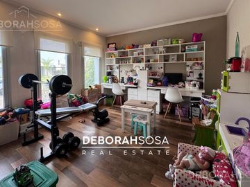 Casa en Venta 6 Ambientes al Lago con Pileta y Muelle - Zona Norte Escobar El Cantón