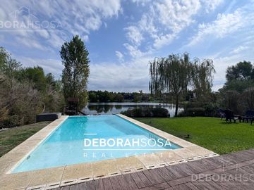 Casa en Venta 6 Ambientes al Lago con Pileta y Muelle - Zona Norte Escobar El Cantón