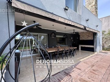 Casa en Venta 6 Ambientes al Lago con Pileta y Muelle - Zona Norte Escobar El Cantón