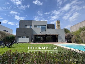 Casa en Venta 6 Ambientes al Lago con Pileta y Muelle - Zona Norte Escobar El Cantón