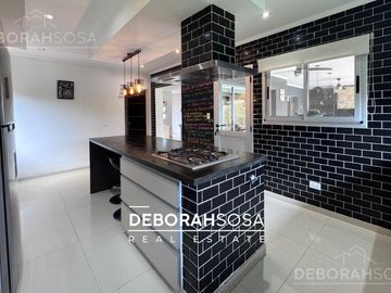 Casa en Venta 6 Ambientes al Lago con Pileta y Muelle - Zona Norte Escobar El Cantón