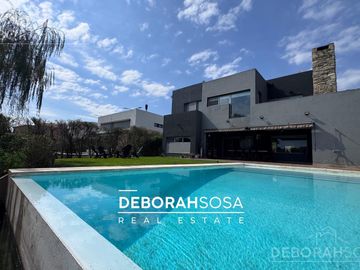 Casa en Venta 6 Ambientes al Lago con Pileta y Muelle - Zona Norte Escobar El Cantón