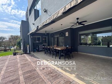 Casa en Venta 6 Ambientes al Lago con Pileta y Muelle - Zona Norte Escobar El Cantón