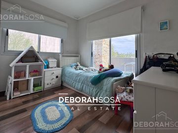 Casa en Venta 6 Ambientes al Lago con Pileta y Muelle - Zona Norte Escobar El Cantón