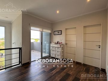 Casa en Venta 6 Ambientes al Lago con Pileta y Muelle - Zona Norte Escobar El Cantón
