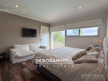 Casa en Venta 6 Ambientes al Lago con Pileta y Muelle - Zona Norte Escobar El Cantón