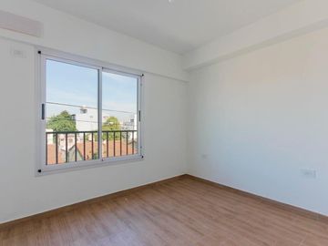 Venta Departamento 2 Ambientes Villa Luzuriaga Cochera