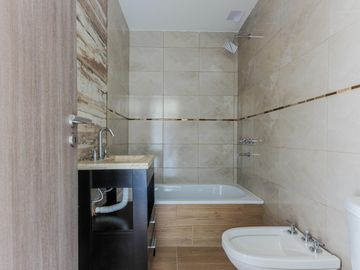 Venta Departamento 2 Ambientes Villa Luzuriaga Cochera