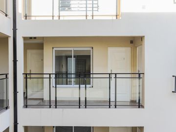 Venta Departamento 2 Ambientes Villa Luzuriaga Cochera