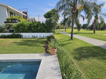 Casa nueva en venta en Paraíso Country Club, Morelos.