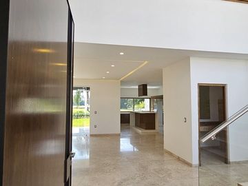 Casa nueva en venta en Paraíso Country Club, Morelos.